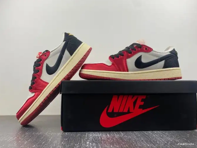Low FN0432-017 Jordan x Room Trophy 1 Air OG Home 0703